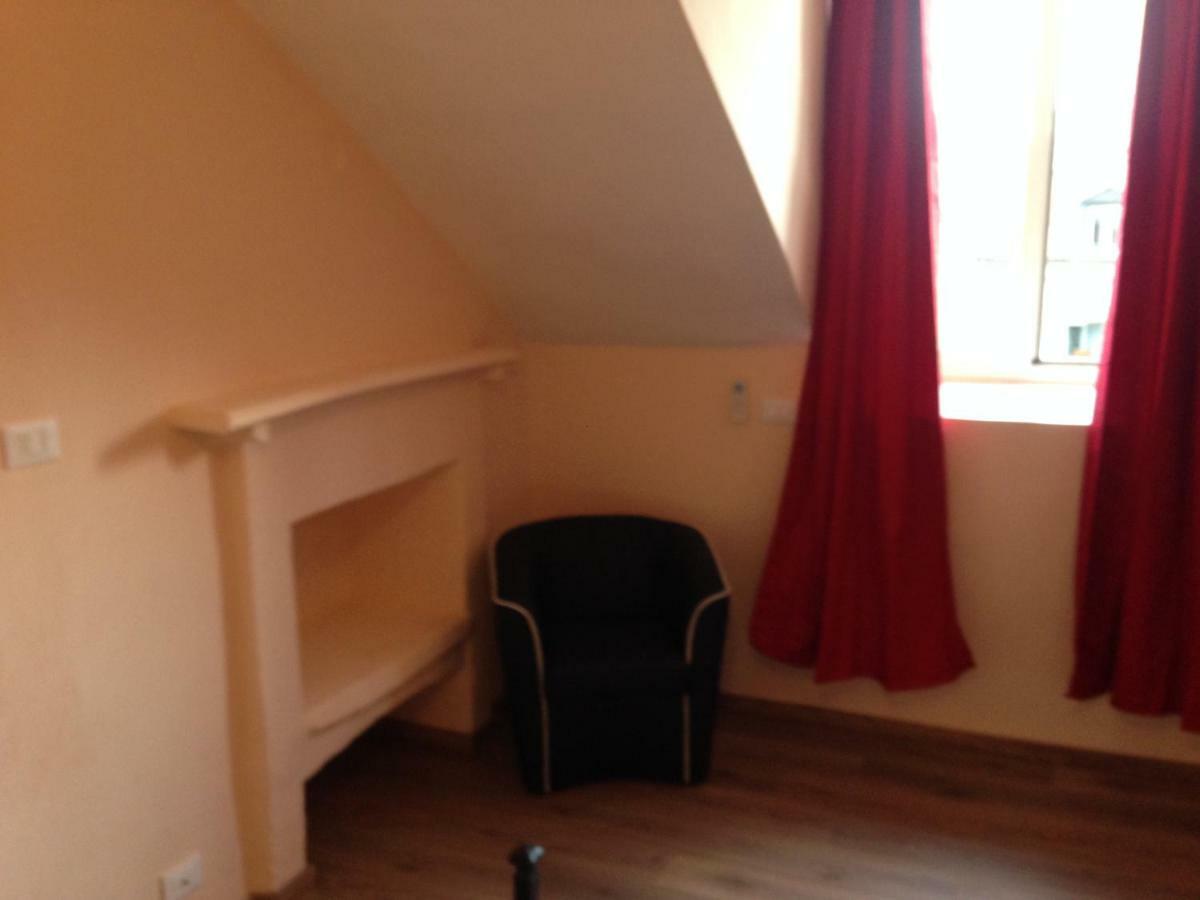 Ferienwohnung Mansarda In Borgo Dora Turin Exterior foto