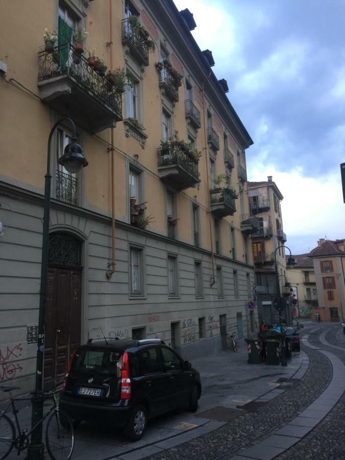 Ferienwohnung Mansarda In Borgo Dora Turin Exterior foto